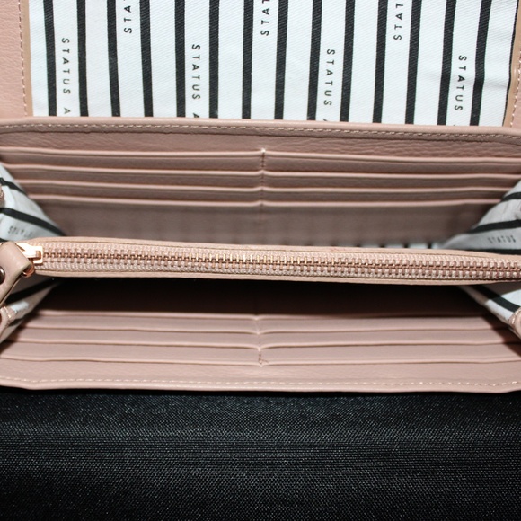 Status Anxiety Wallet - Picture 6 of 6